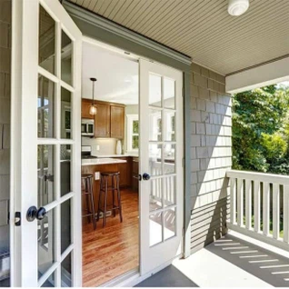 Portes de pati d'alumini